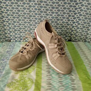 Ryka Women's Tan Lace up Sneakers Size 6 Pre-owned